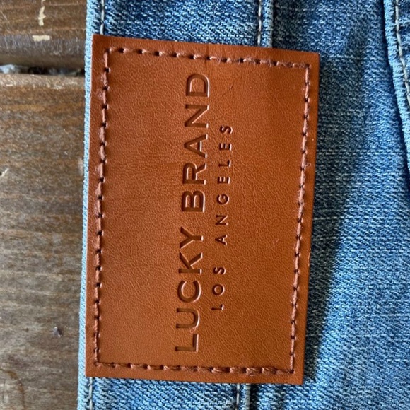 Lucky Brand High Rise Mom Jean Drew Size 6. Never Worn. - Picture 4 of 5
